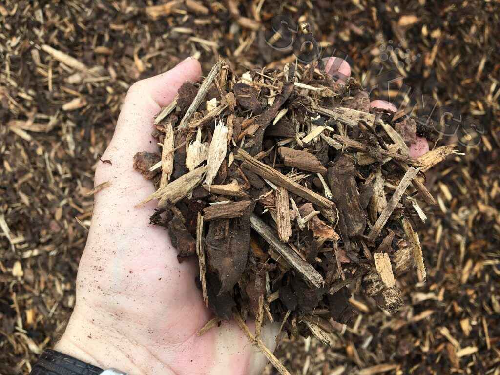 Benefits of Mulch Over the Winter Soil Kings